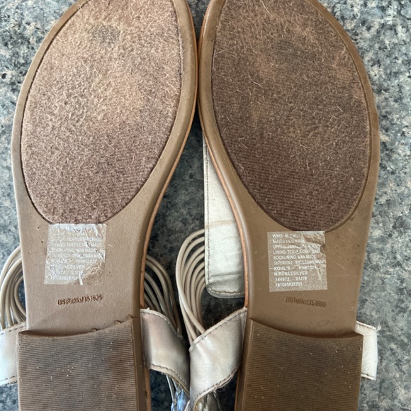 Woman’s SO (Kohl’s) sandals - Picture 2 of 2